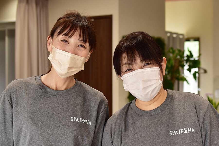 笑顔のスタッフ